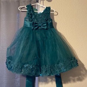 Brand new w/ tags weonedream dress. Beautiful A-line knee length with 3D flower